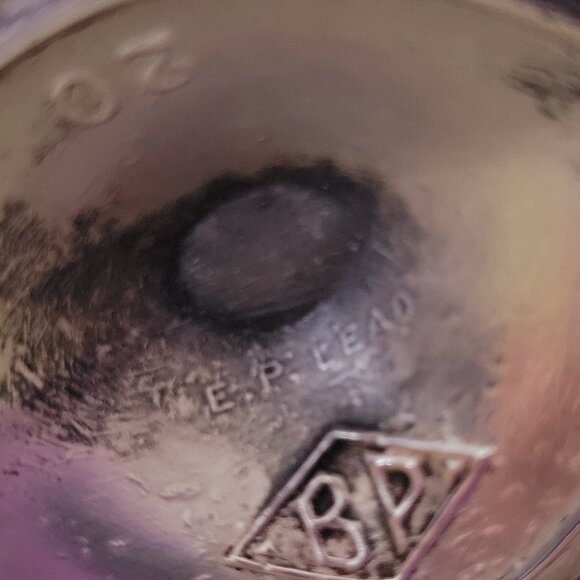 (SOLD) Antique 1920s Benedict Proctor Art Nouveau Silver Salt and Pepper Shakers - Picture 3 of 5